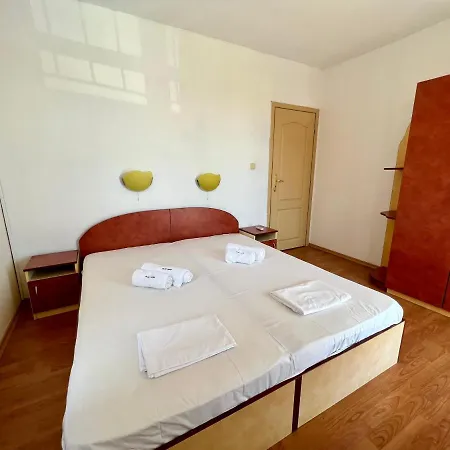 Private One-bedroom With Balcony In By Flat Mаnаger Apartment Sozopol